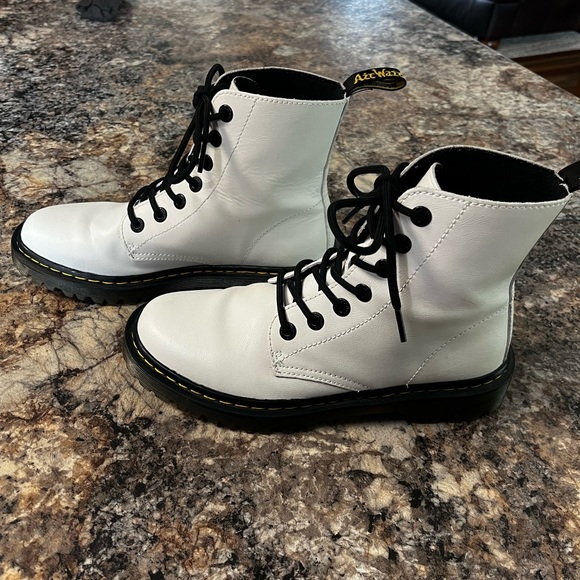 Dr. Martens Luana Boots size 8 - Picture 1 of 5